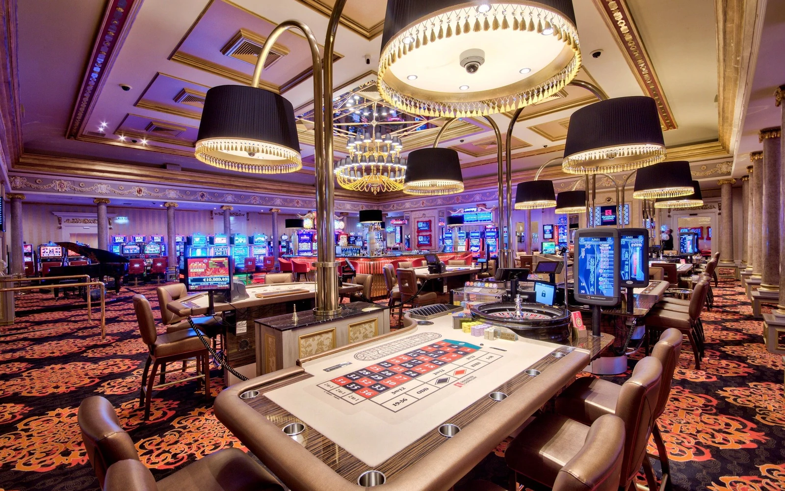 Lobi permainan bingo dengan pilihan room dan tema sesi